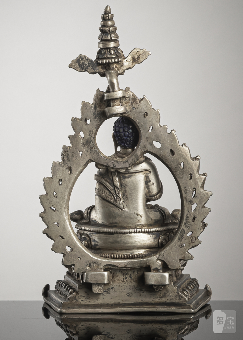a silver figure of Buddha Shakyamuni - 图2